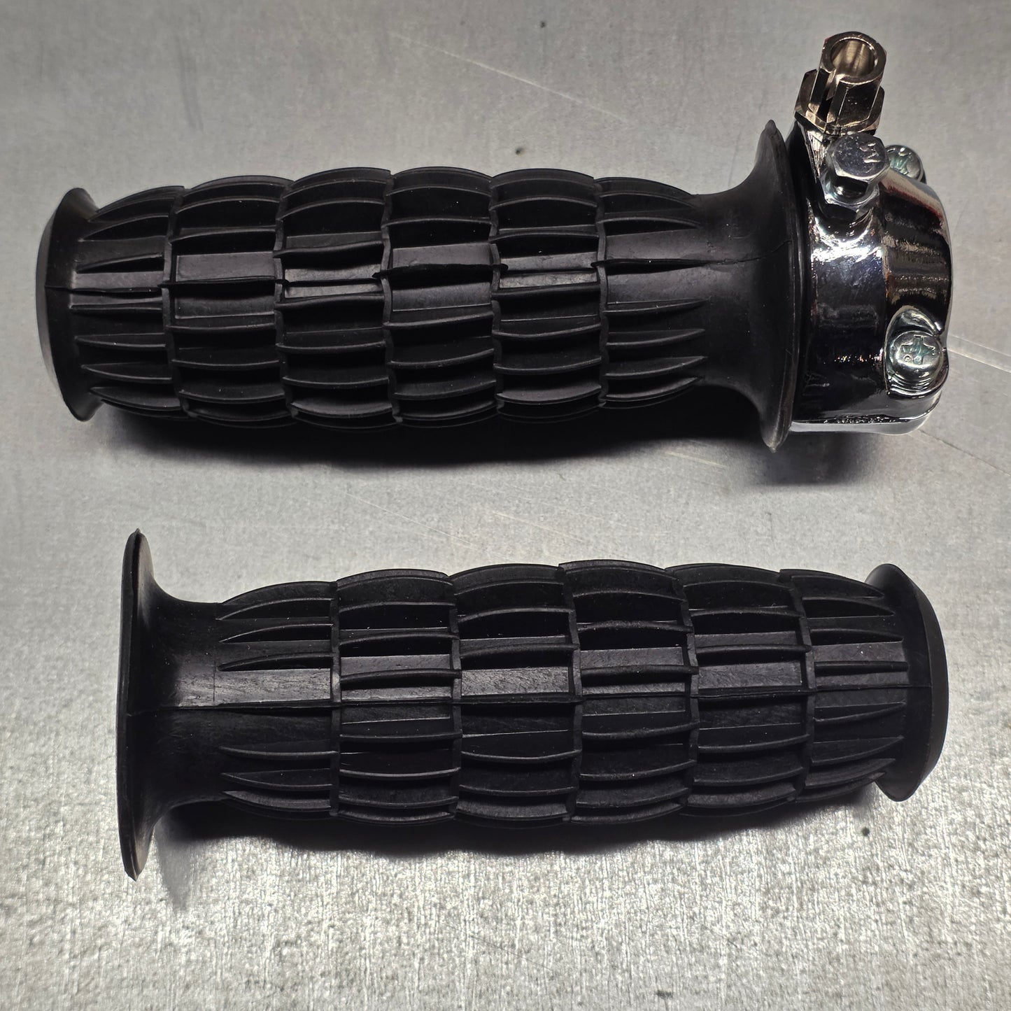 Throttle, Universal Mini Bike Twist Grip Set 7-8"